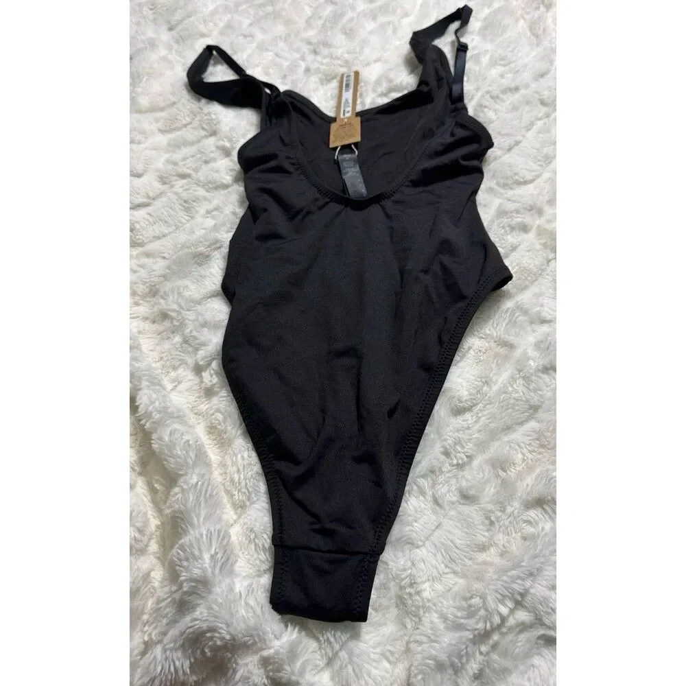 SWIM SCOOP NECK ONE PIECE Onyx